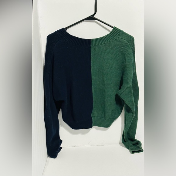 Junior cropped sweater - Picture 2 of 2
